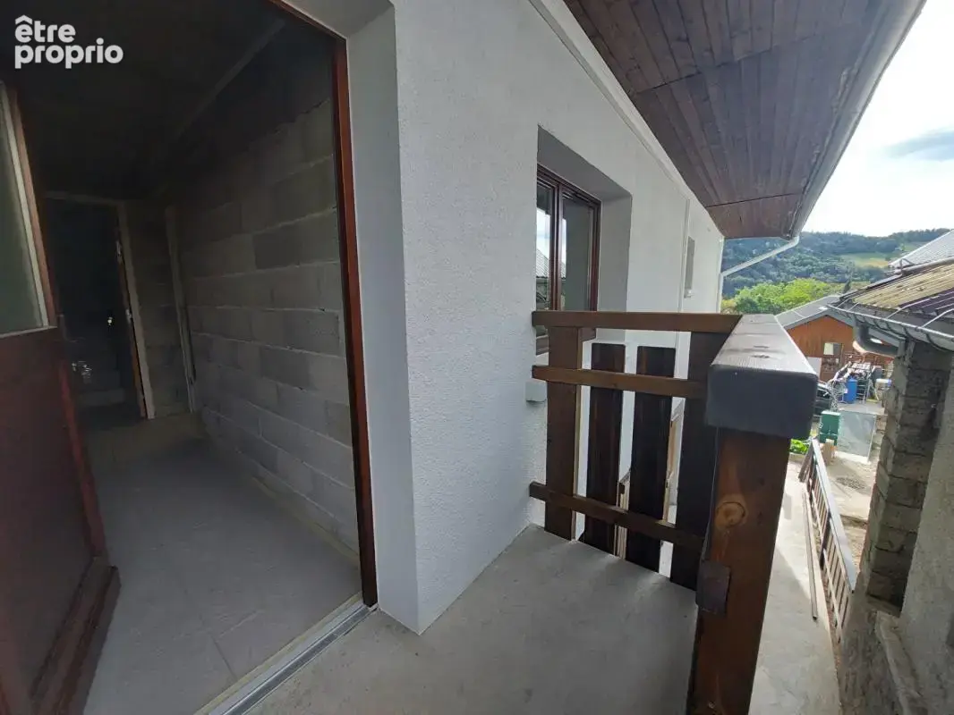 Rare à talloires-montmin, 150 m² de plateau à rénover , vue montagne , fort potentiel - photo 8
