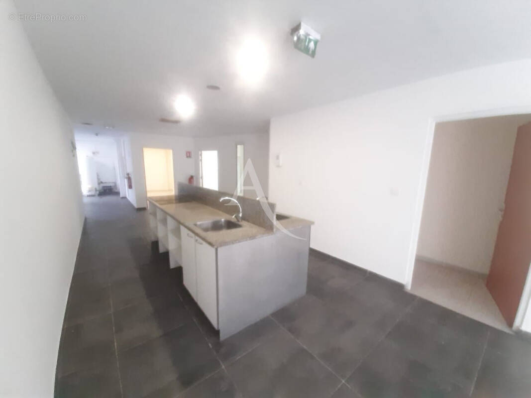 Commerce à FORT-DE-FRANCE