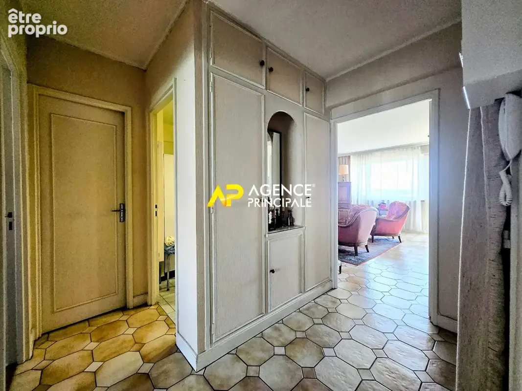 Appartement 4 pièces avec balcon, caves et parking à 12 minutes de la gare du centre ville - photo 14