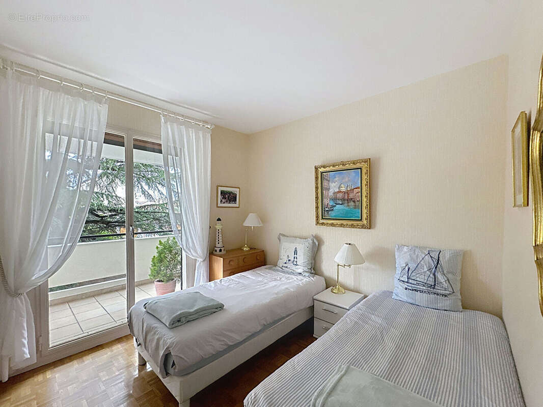 Appartement à SAINT-MAUR-DES-FOSSES