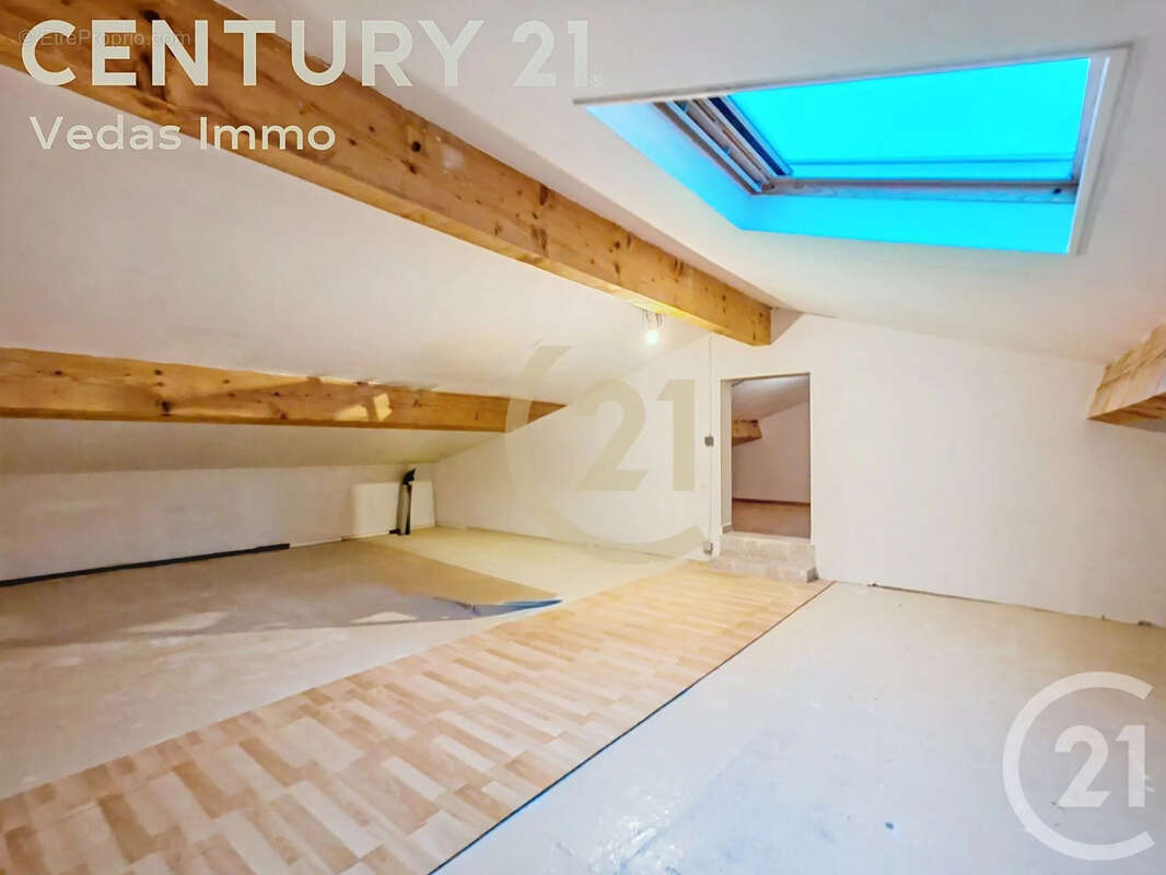 Maison à SAINT-JEAN-DE-VEDAS