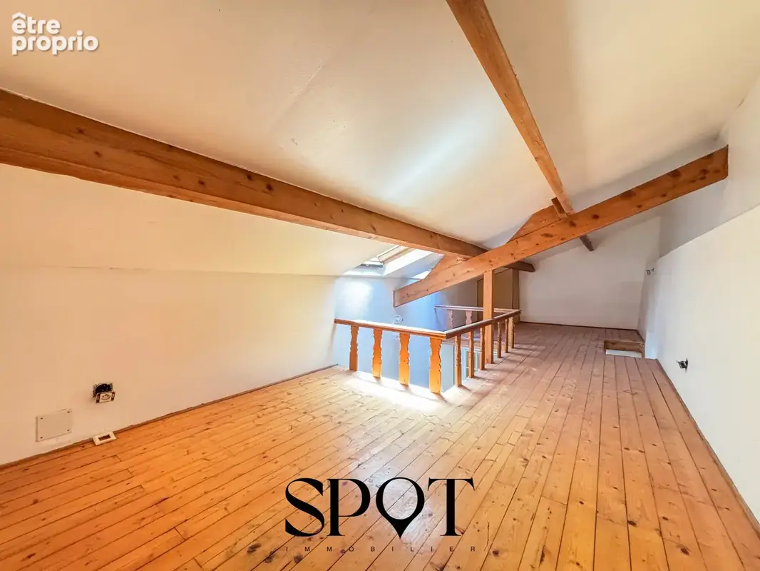 Marseille 5  Appartement avec mezzanine et cour - photo 7