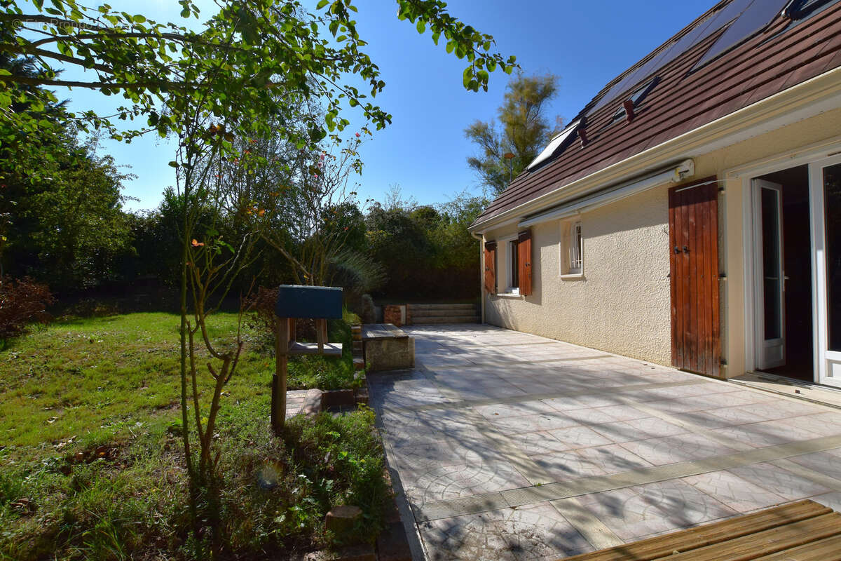 Maison à LES ESSARTS-LE-ROI