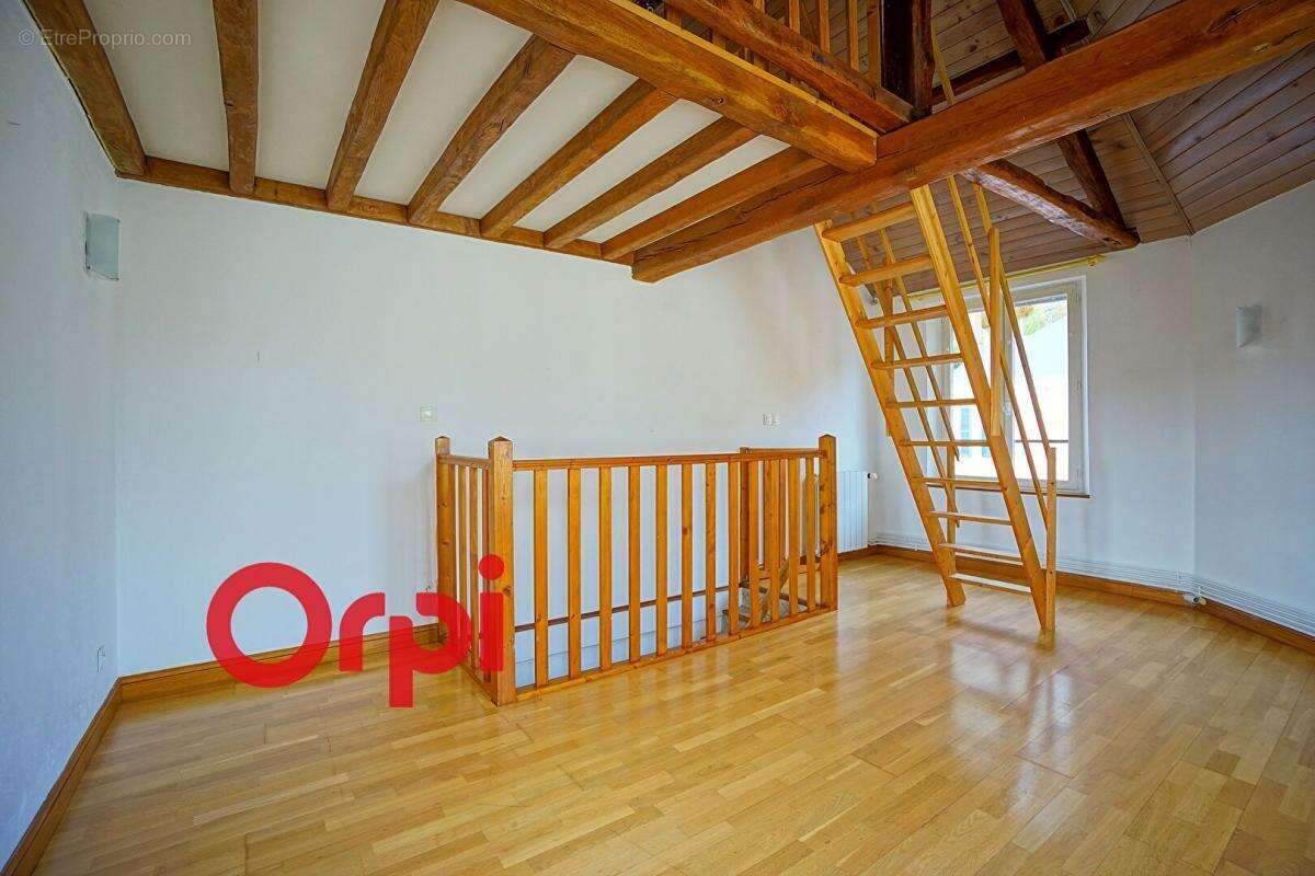 A vendre maison de ville actuellement LOUÉE, en centre-ville de BERNAY - photo 7