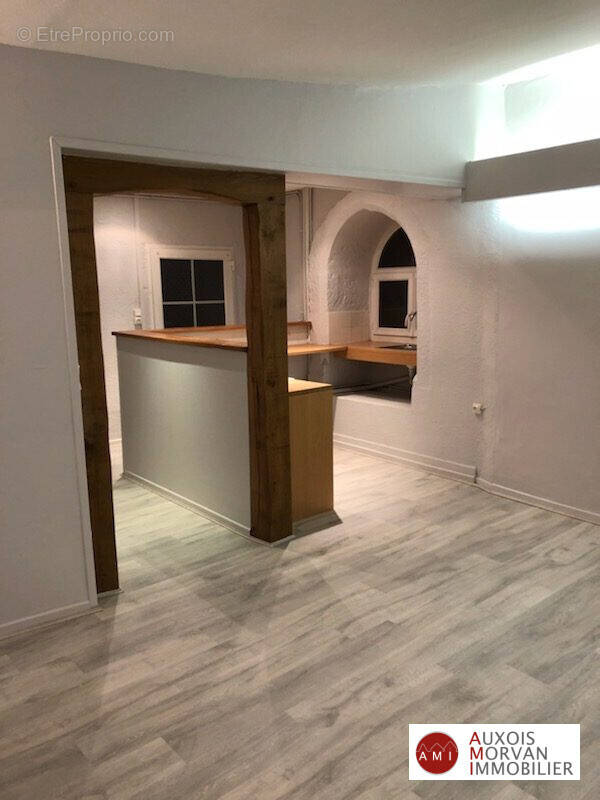 Logement 1er etage - Appartement à MONTBARD