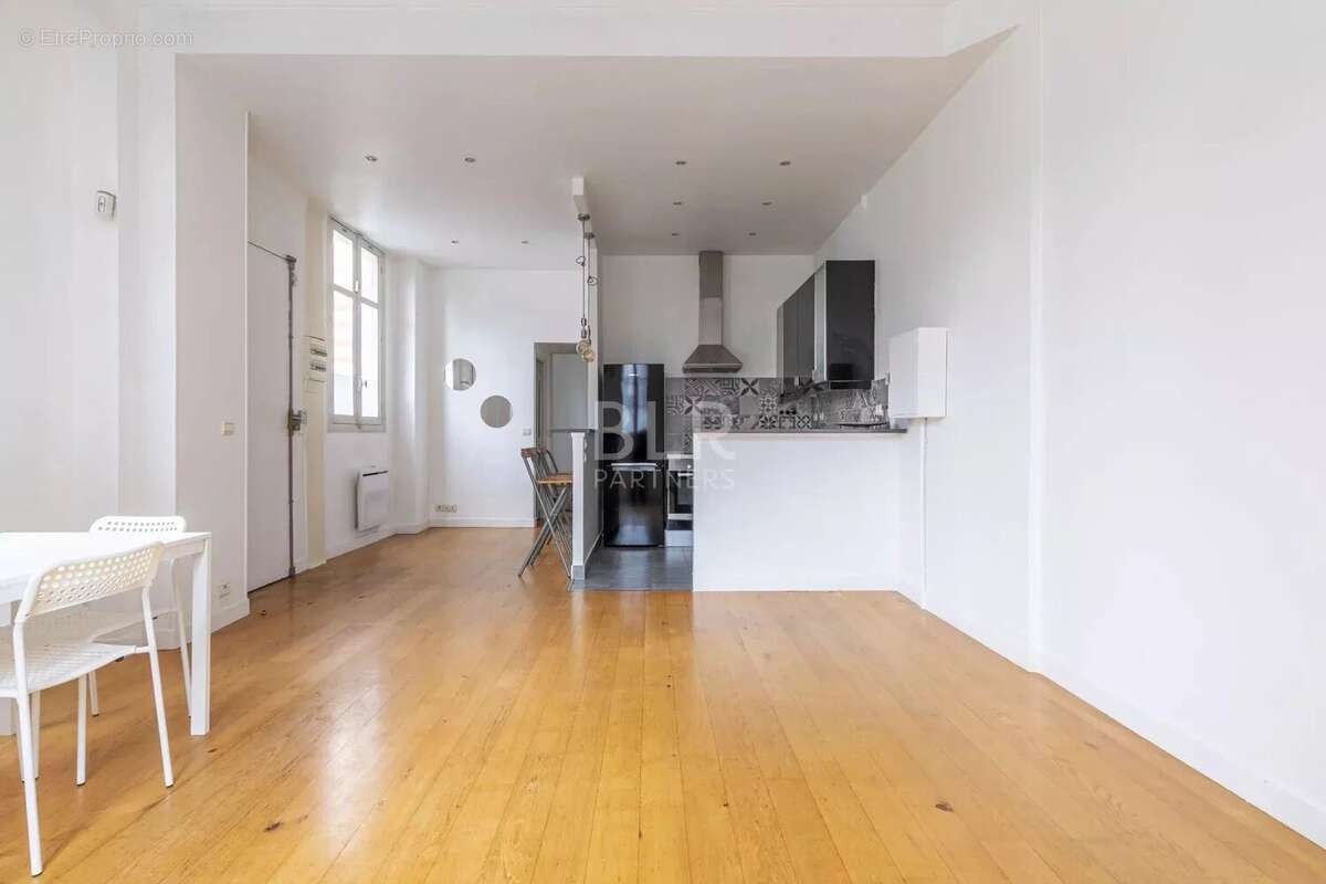 Appartement à NEUILLY-SUR-SEINE