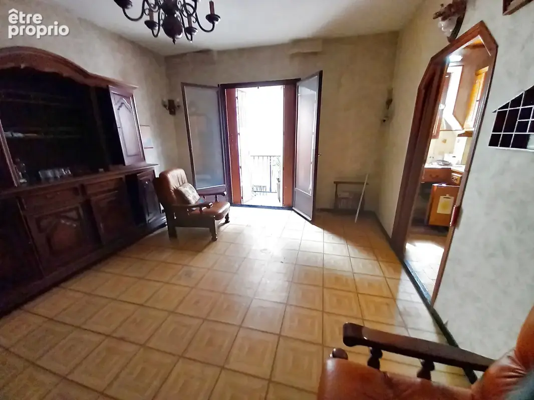 Bel Immeuble 2 Appartements et grand Garage. - photo 34