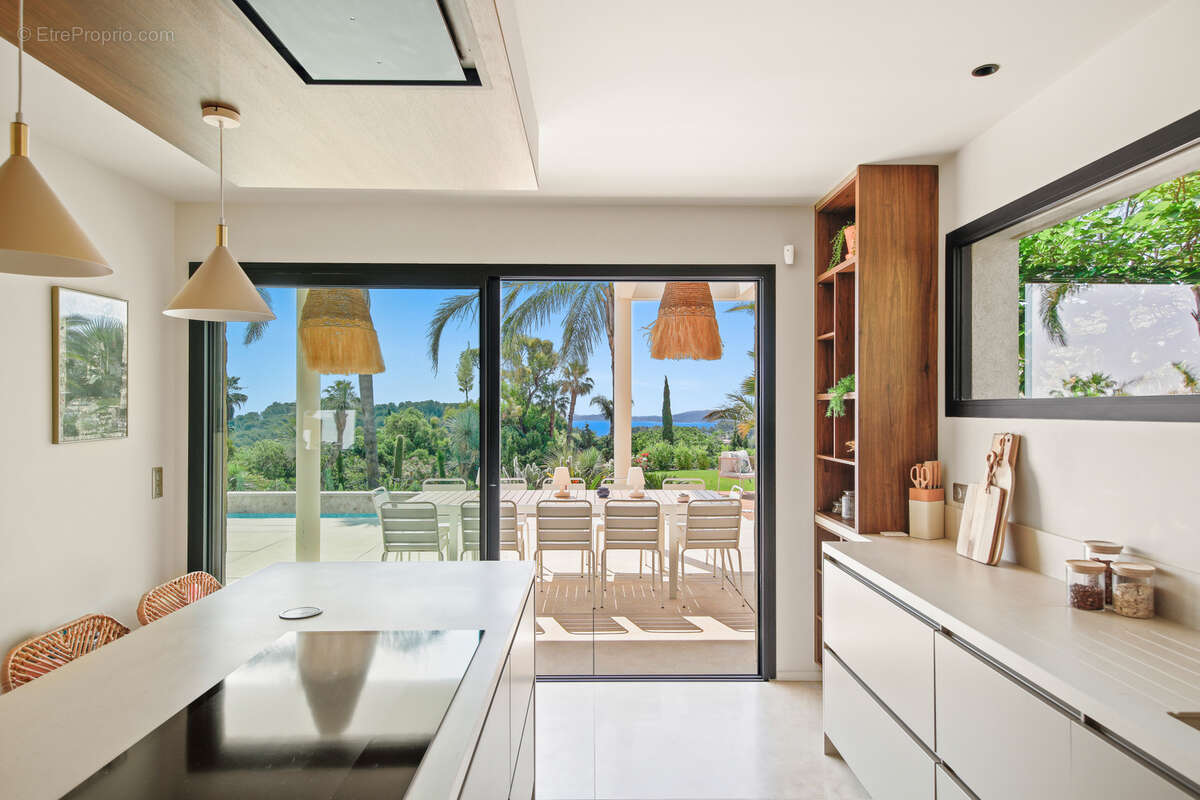 Maison à CARQUEIRANNE