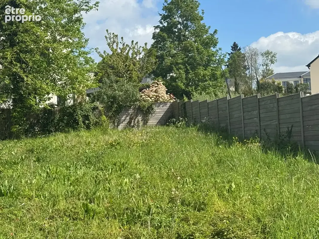 Terrain à CRESPIERES