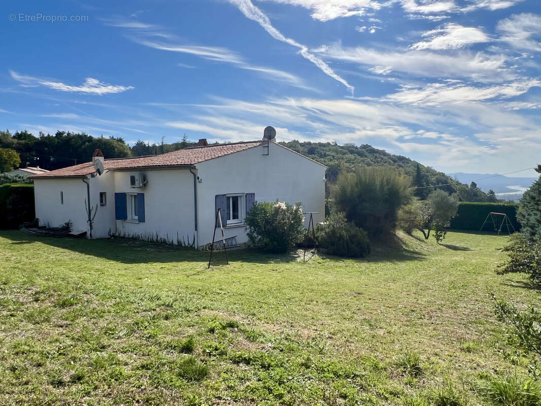 Maison à ROCHEMAURE