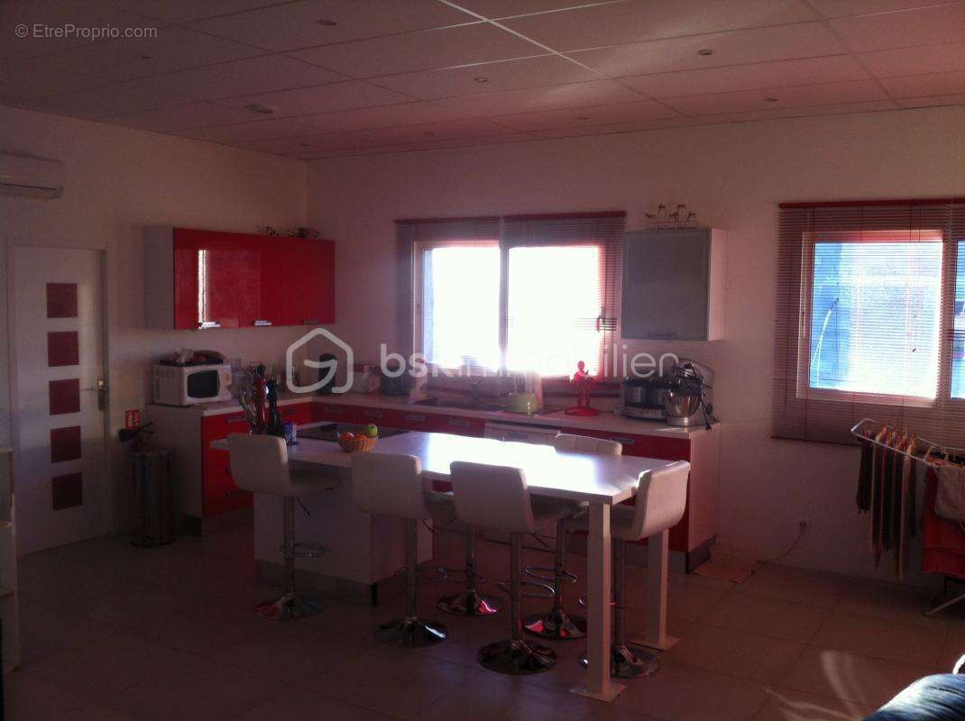 Appartement à TOURRETTES