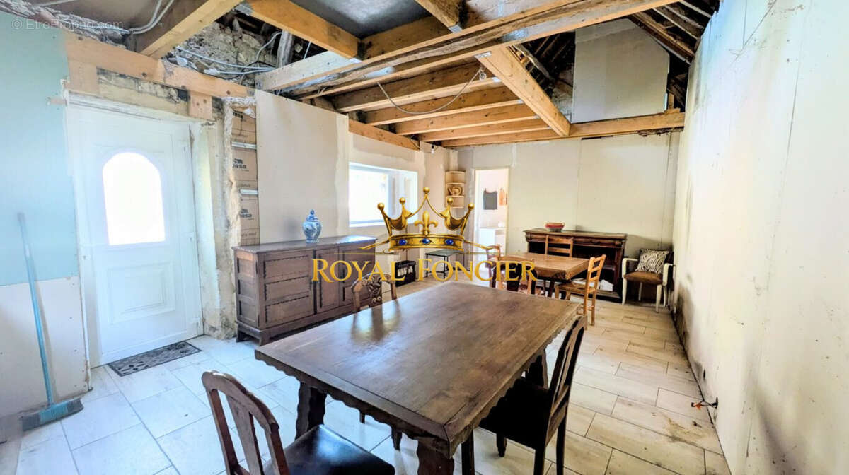 Maison 77 m² à Yzeures-Sur-Creuse  - photo 7