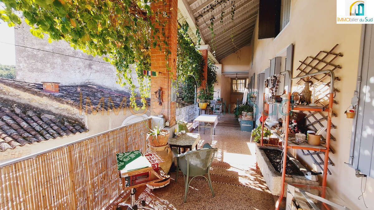 Maison à LEZAN