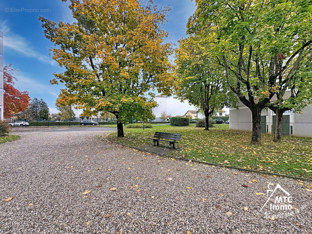Appartement à DECINES-CHARPIEU