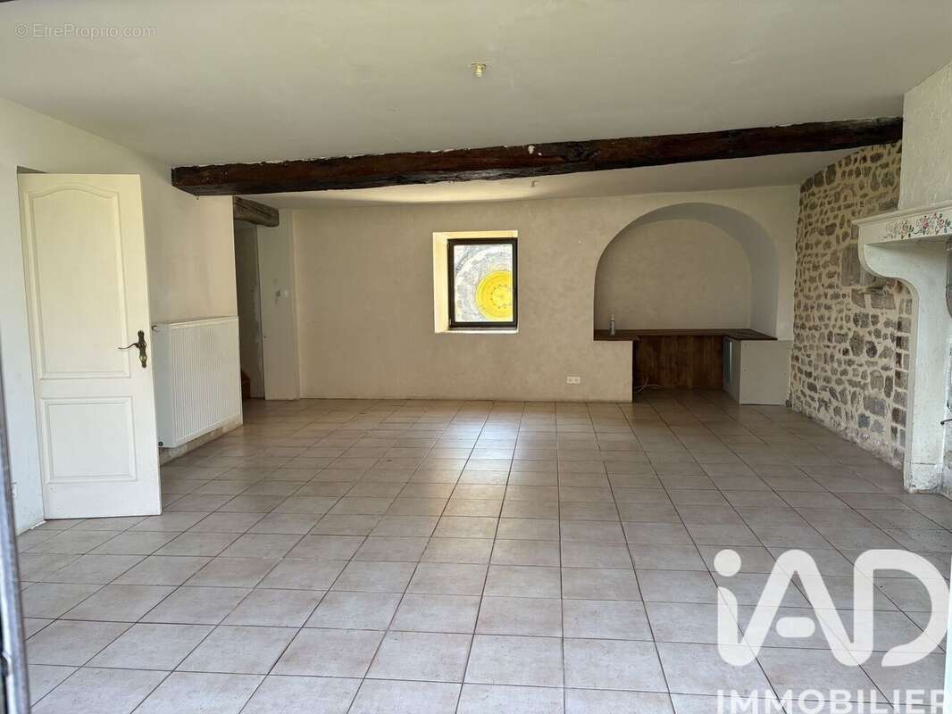Maison 157 m² à Clamerey  - photo 2