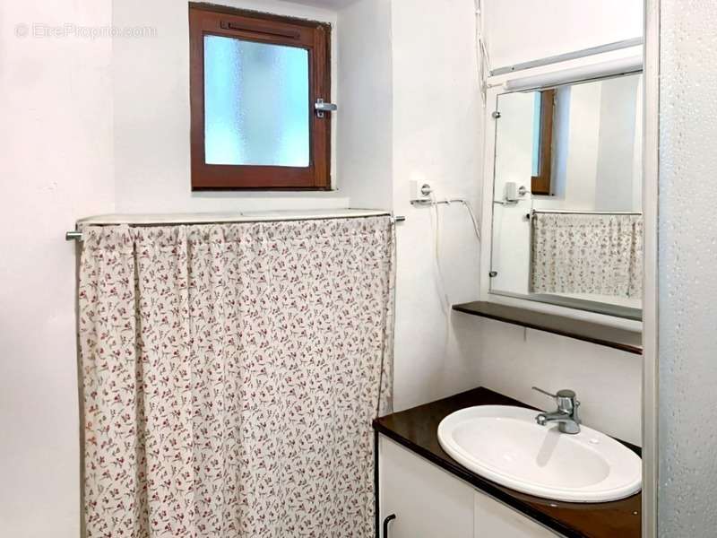 Maison à SAINT-ROMAIN-LE-NOBLE