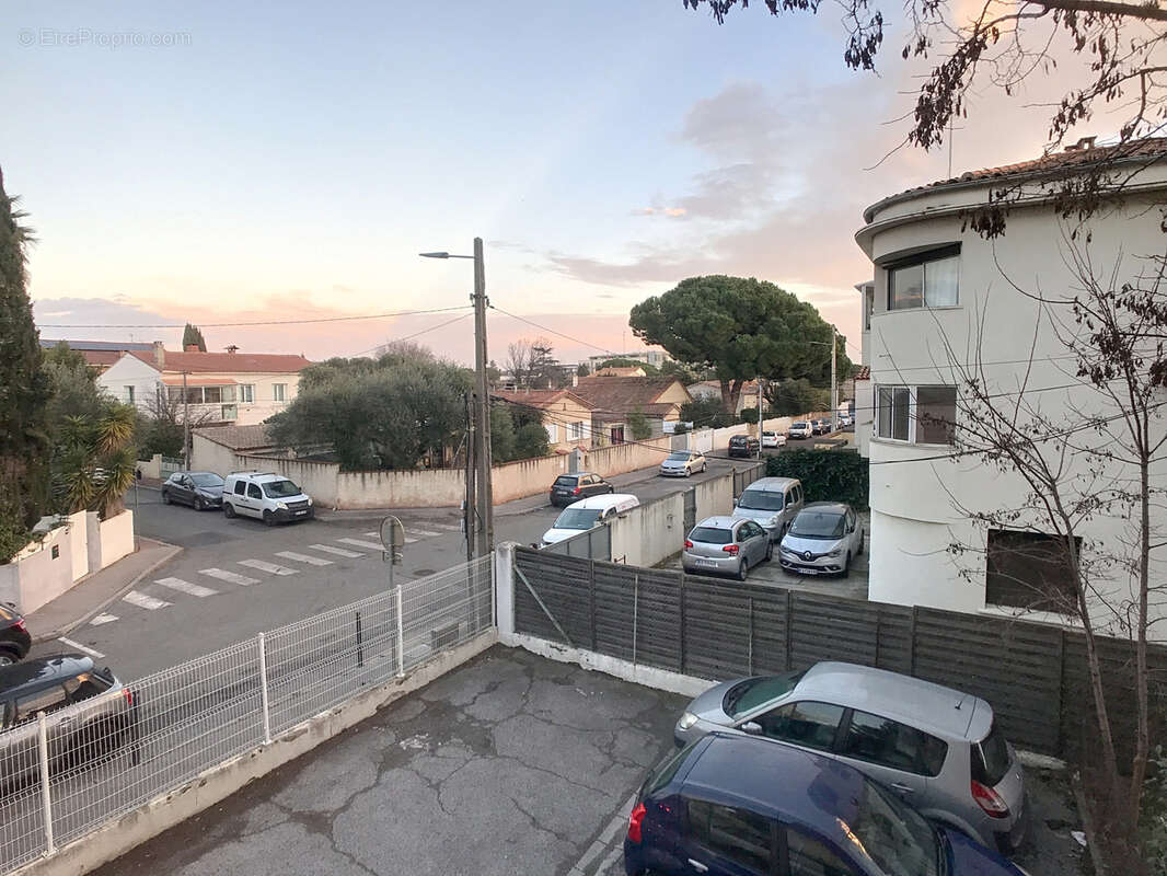 Idéal investisseur, appartement T3, avec extérieur, proximité commerces,transports et école. - photo 6