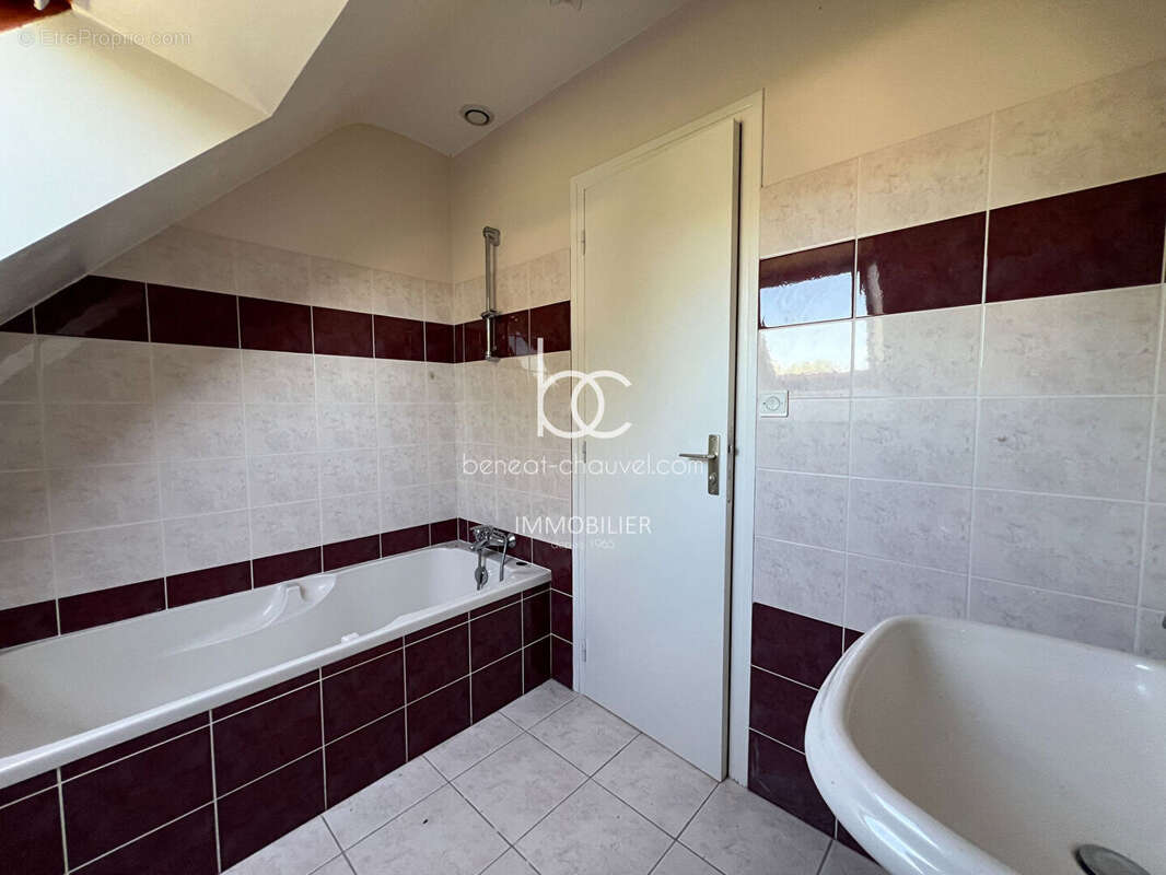 VENTE Maison 4 Chambres  Proche Plage & Suscinio  Beaux Volumes  SARZEAU Océan (56370) - photo 7