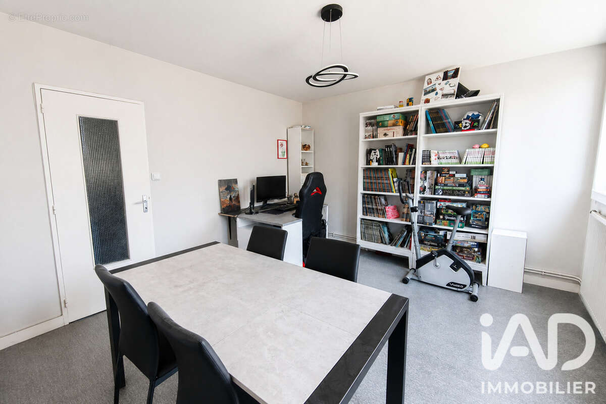 Appartement 60 m² à Laval  - photo 4