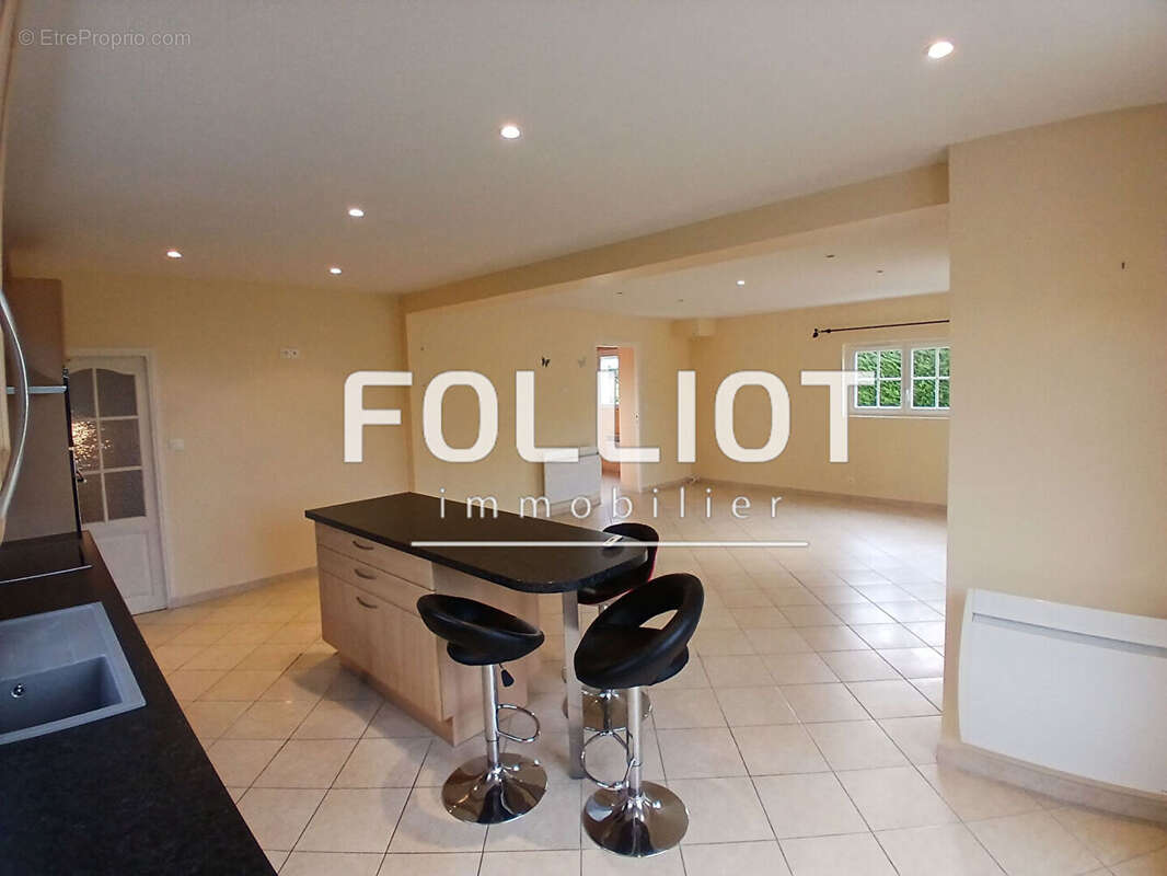 Maison à SAINT-GERMAIN-SUR-AY