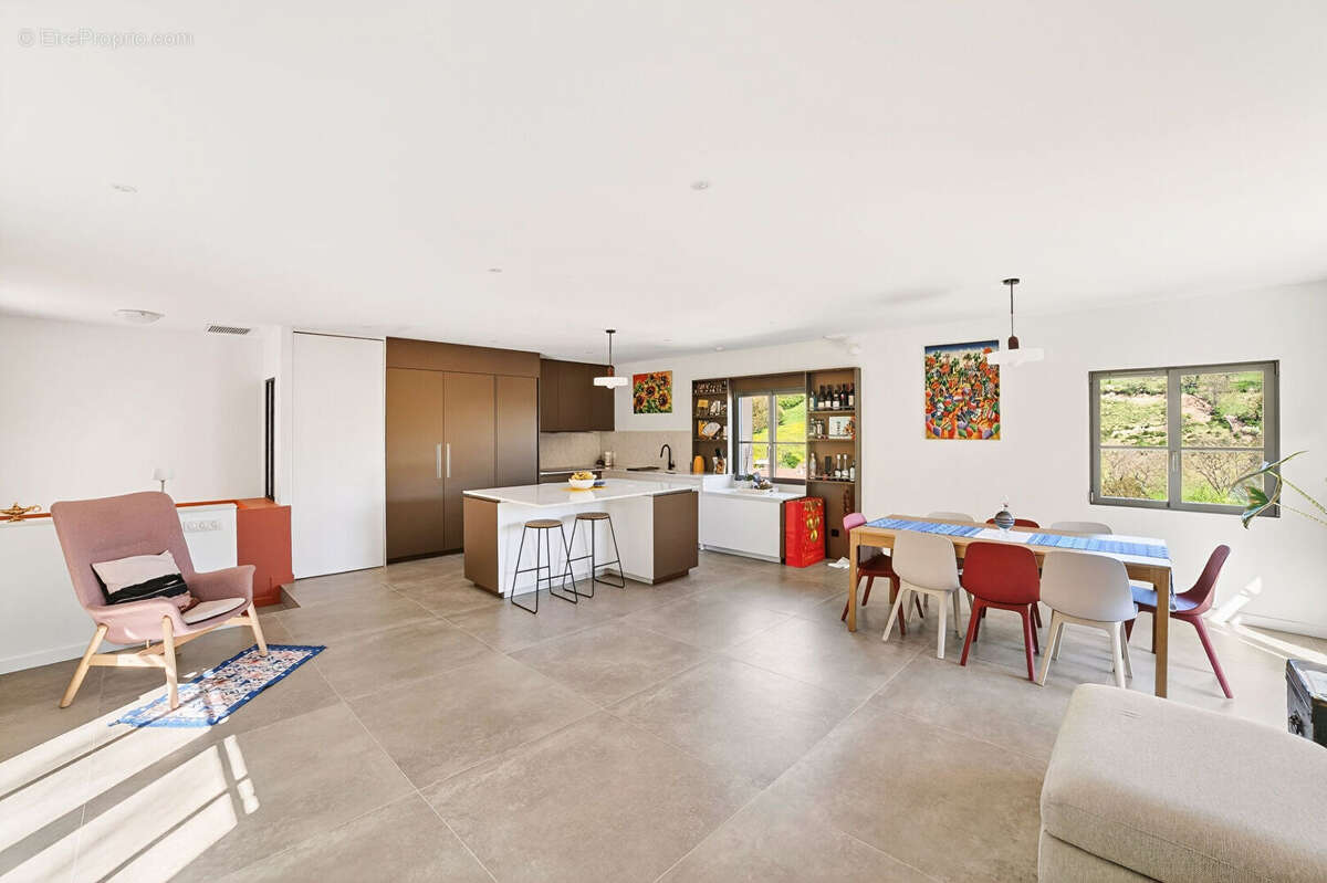 Maison à POLEYMIEUX-AU-MONT-D'OR