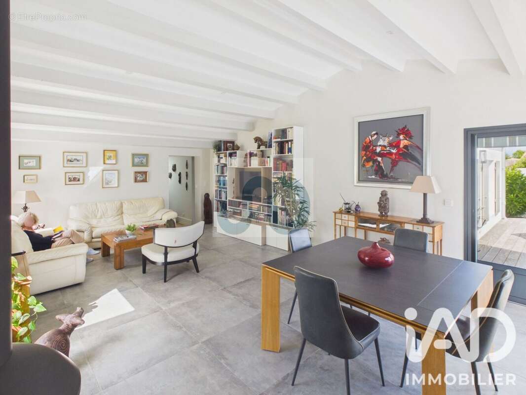 Maison 168 m² à La Flotte  - photo 3