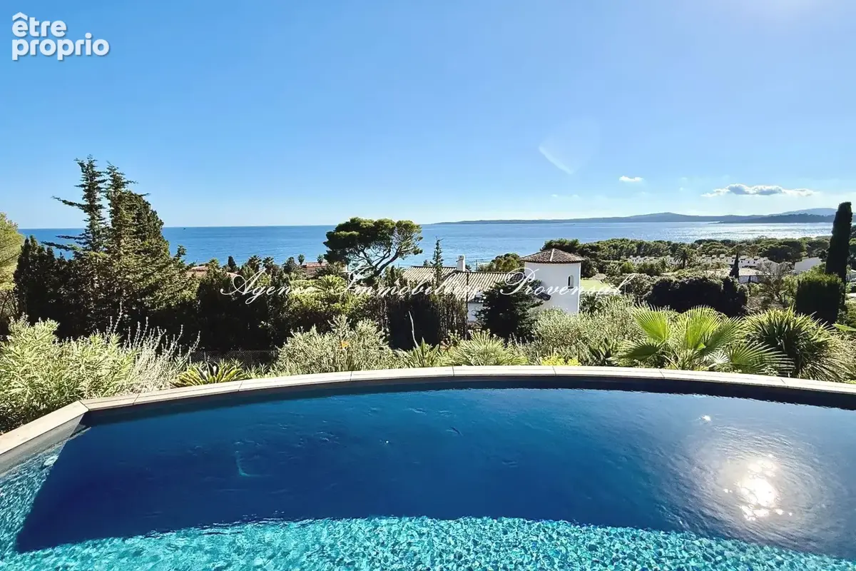 Maison 6 pièces 230 m² à vendre à Roquebrune-Sur-Argens (83380) - photo 6