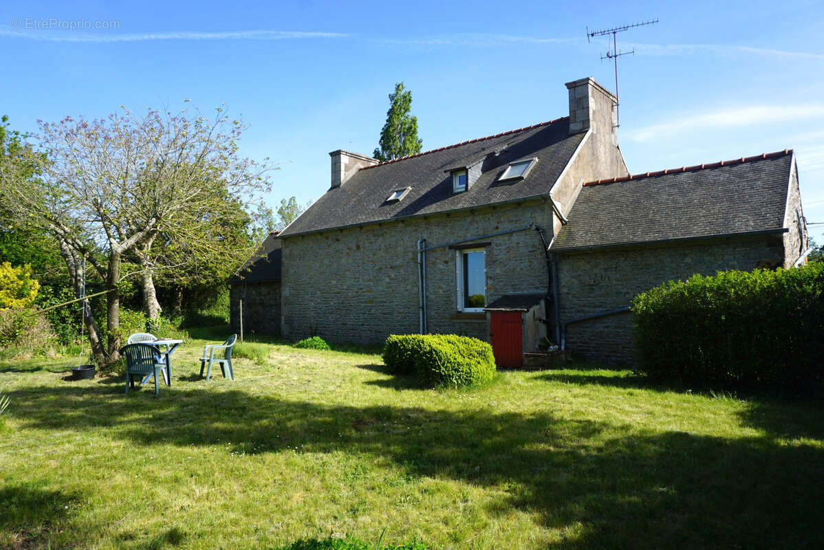 Maison à PLOURIVO
