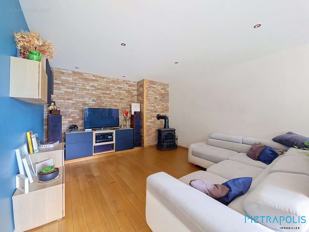 Appartement 131 m² à Gex  - photo 4