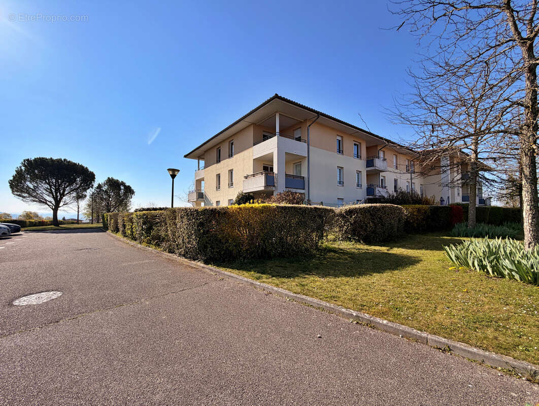Appartement à L'ISLE-D'ABEAU