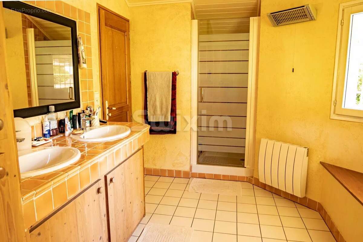 Maison à SAINT-CERGUES