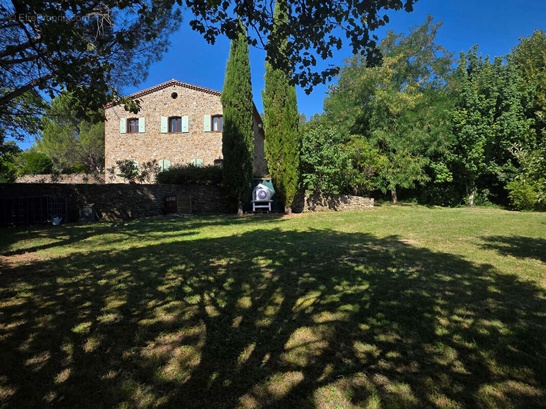 Maison en pierres sur terrain de 2250 m² - photo 17