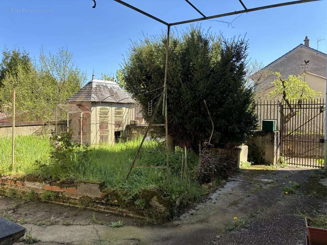 Maison à MONTMORILLON