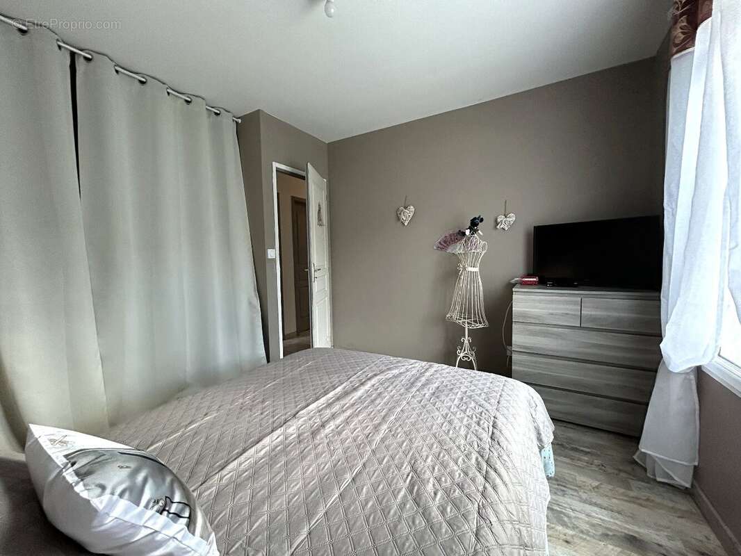 Maison à SAINT-SIMON-DE-PELLOUAILLE