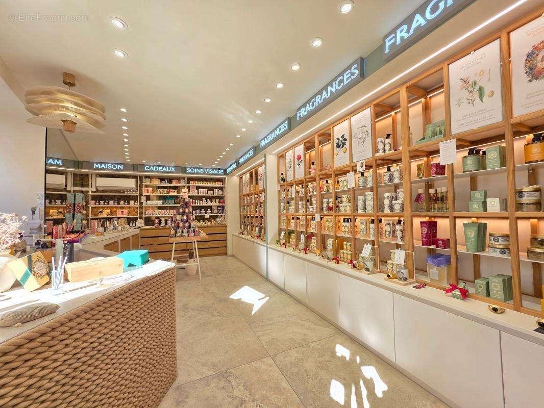 Commerce à SANARY-SUR-MER