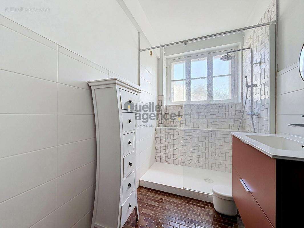 BREST HYPER-CENTRE – Appartement de caractère de 92 m² avec caves et jardin partagé - photo 13