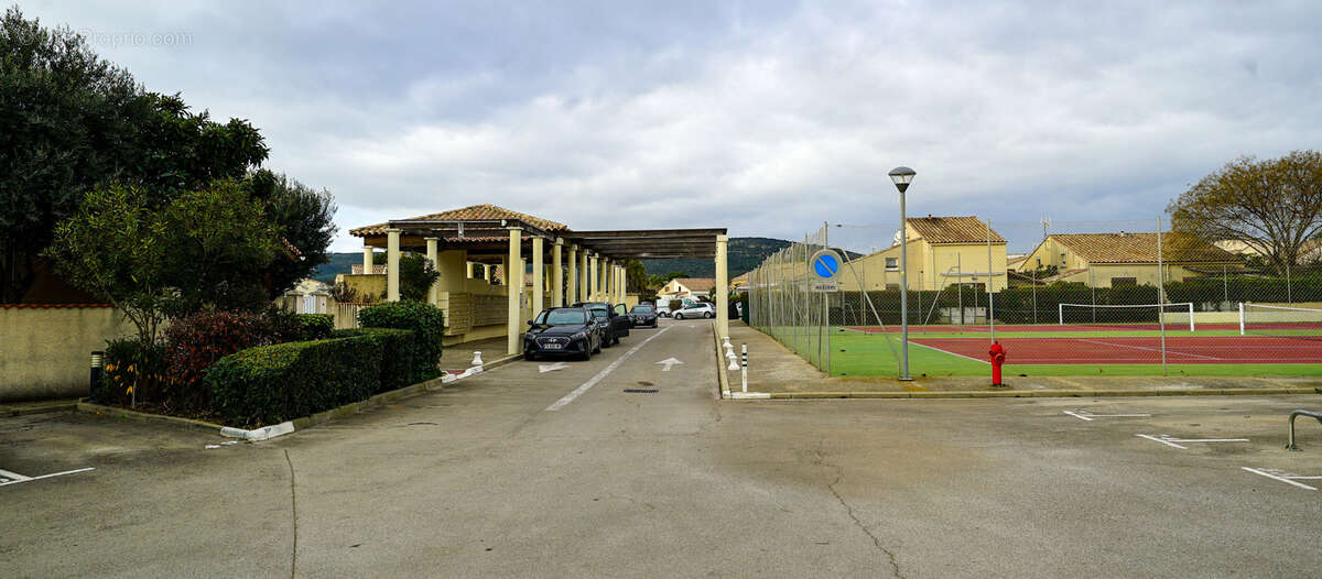 Maison à VIC-LA-GARDIOLE