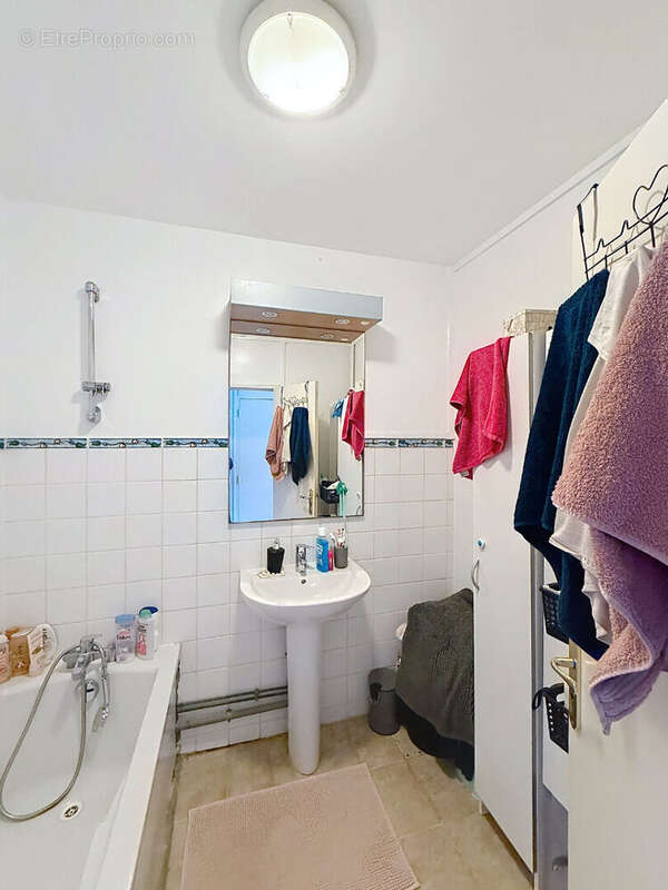 Appartement à VILLENEUVE-LES-AVIGNON