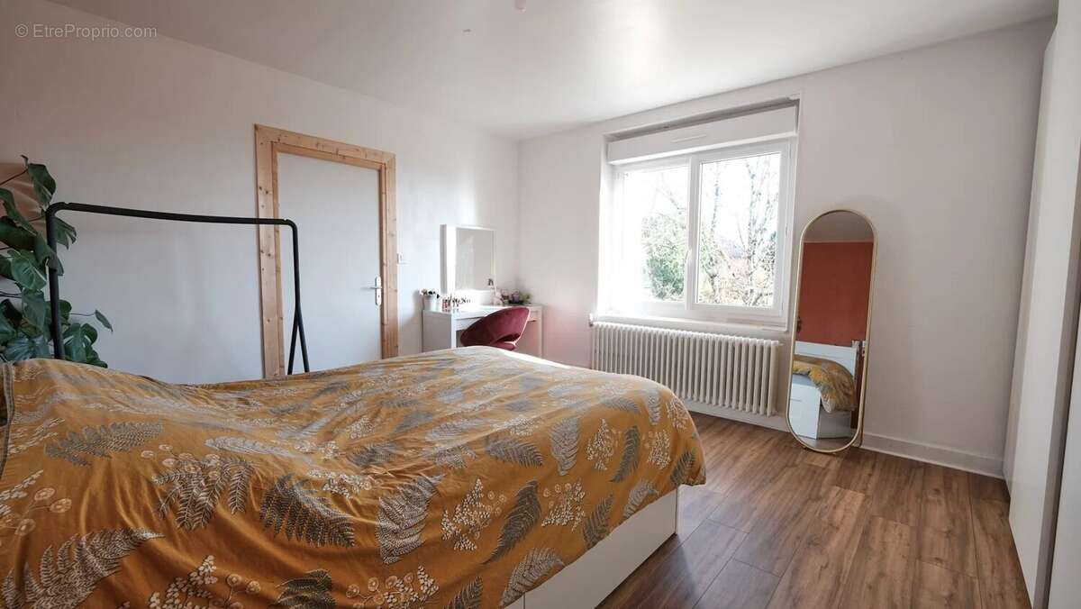 Maison à TOULON-SUR-ARROUX