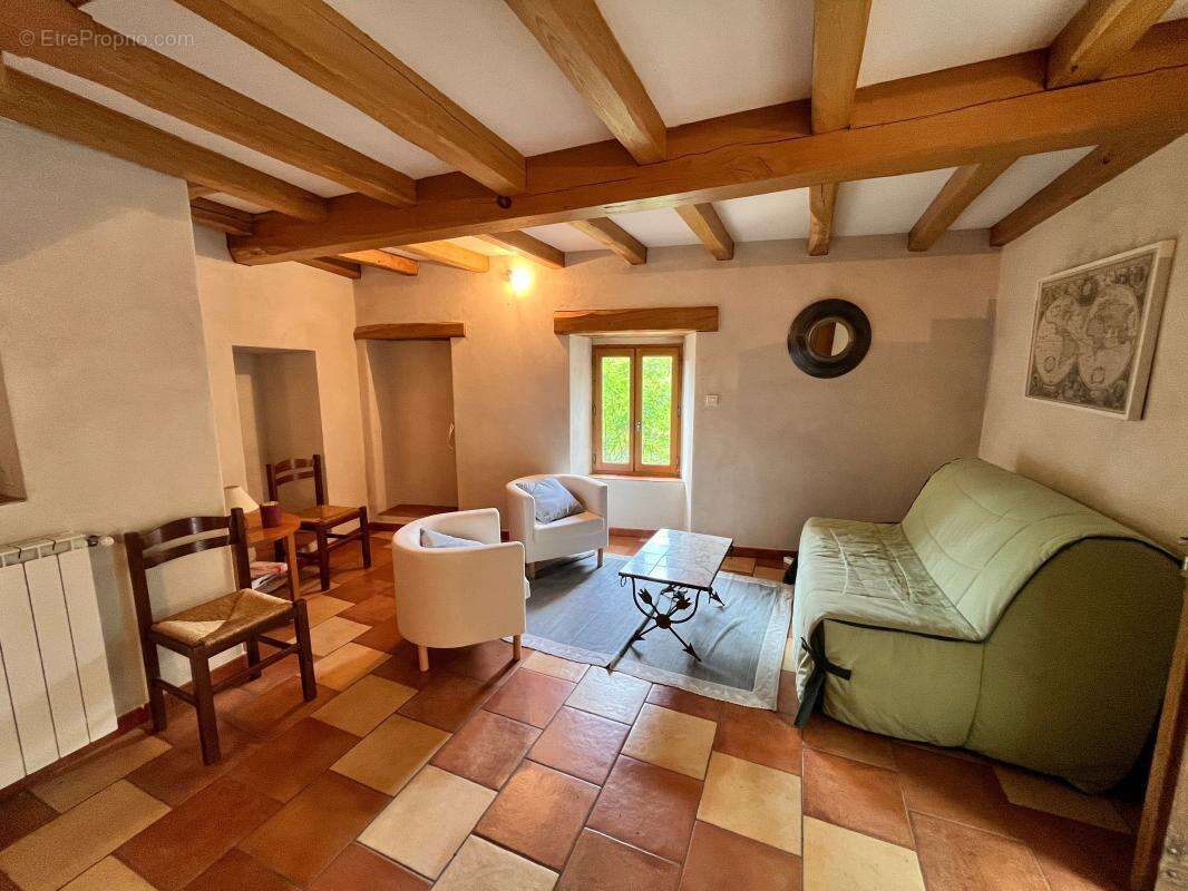 Maison à SAINT-PIERRE-SAINT-JEAN