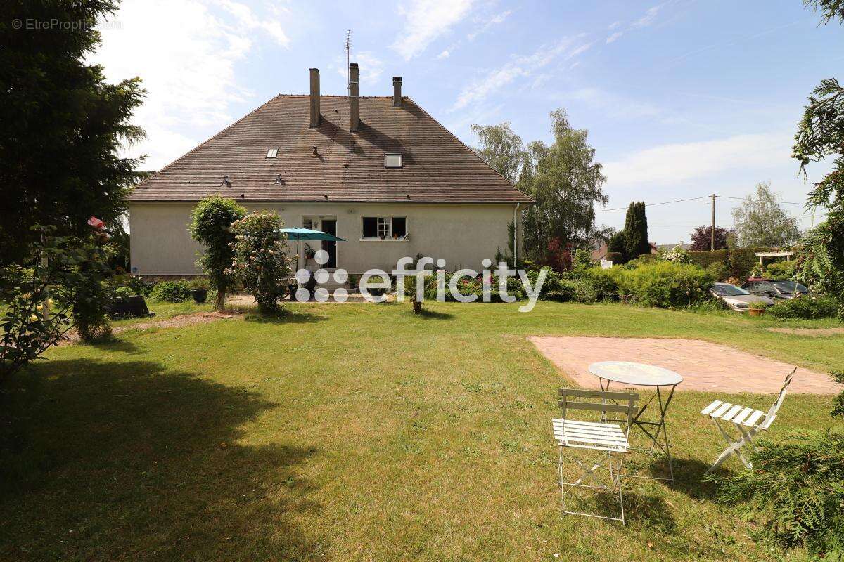 Maison 224 m² à Conches-En-Ouche  - photo 4