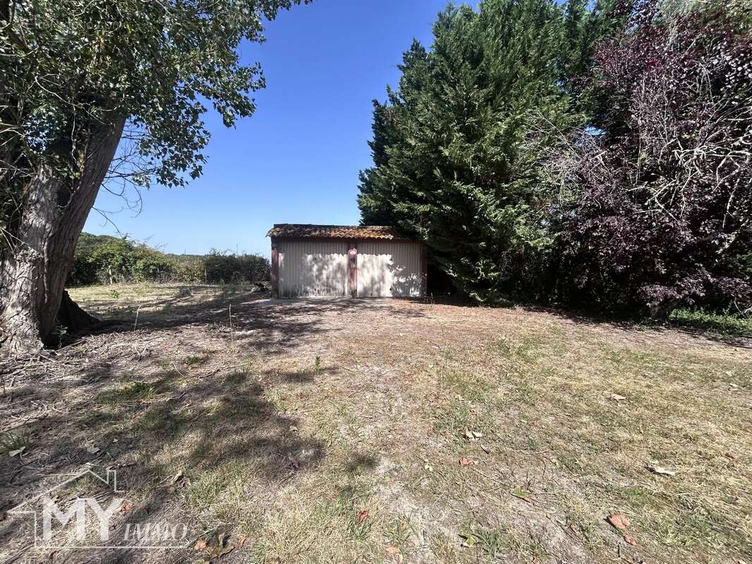MASSUGAS : Maison de plain-pied avec double garage - photo 15