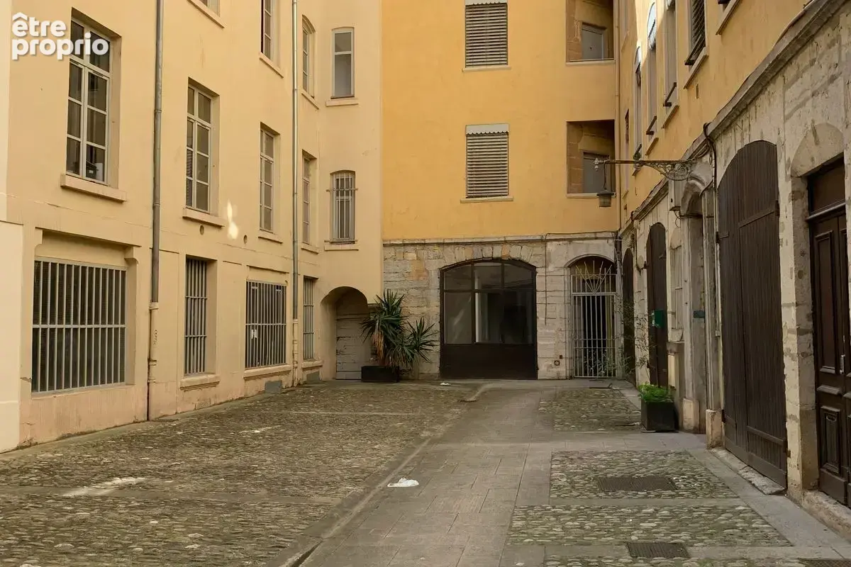 Local commercial ou professionnel de 62 m² - Lyon 1 - photo 9