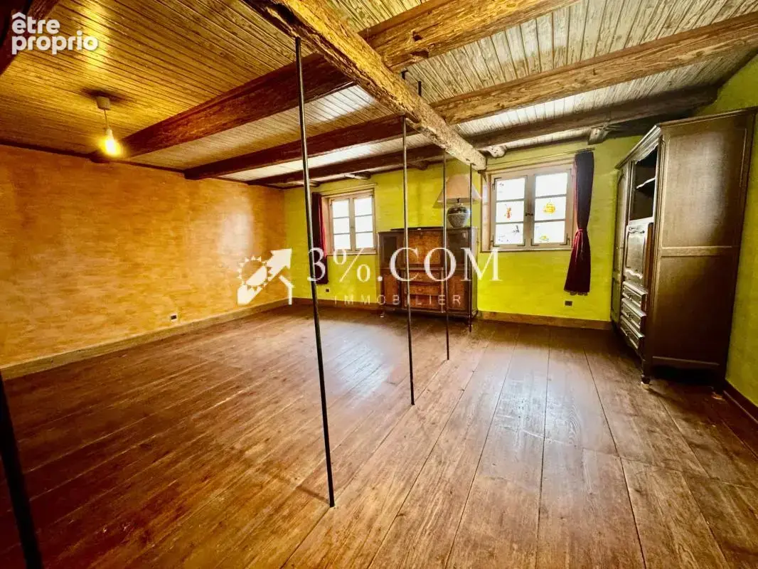 3%COM Corps de ferme avec dépendance à rénover au centre du - photo 6