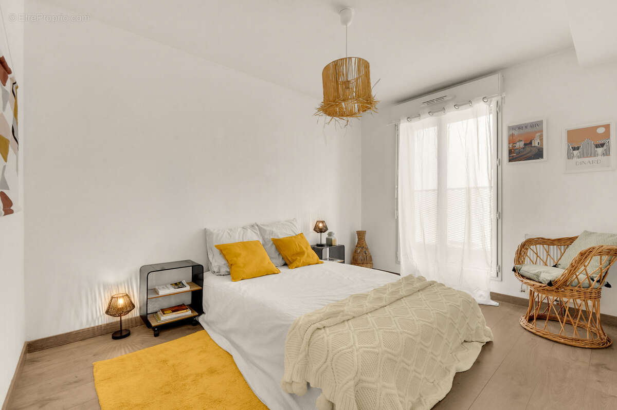 Appartement à BEAUZELLE