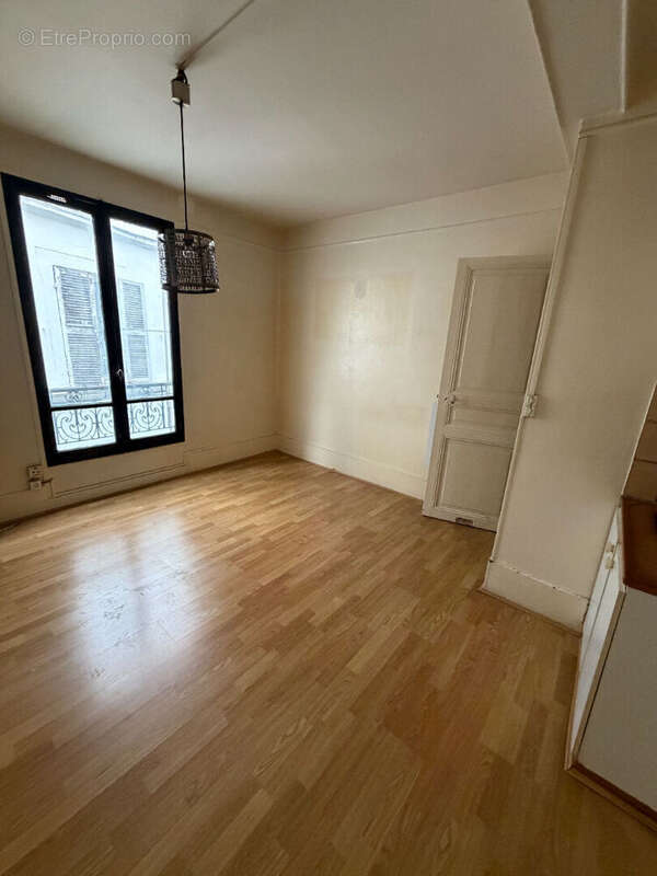 Appartement à PARIS-14E