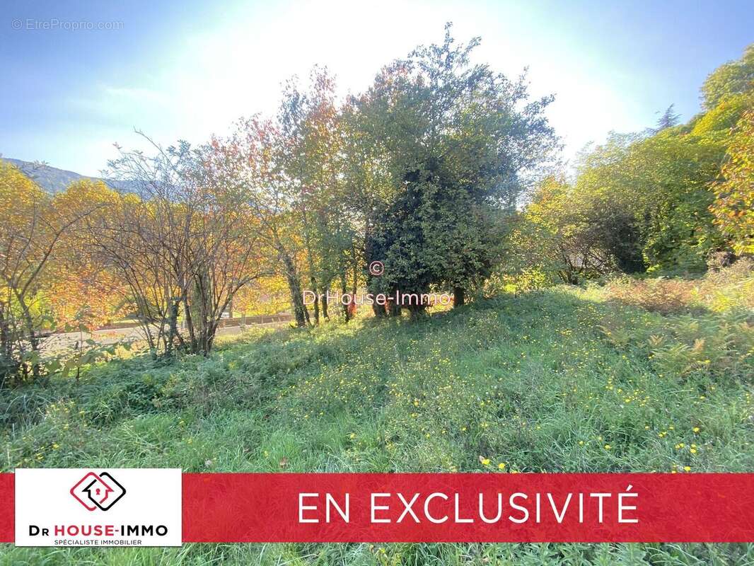 Terrain à THUEYTS