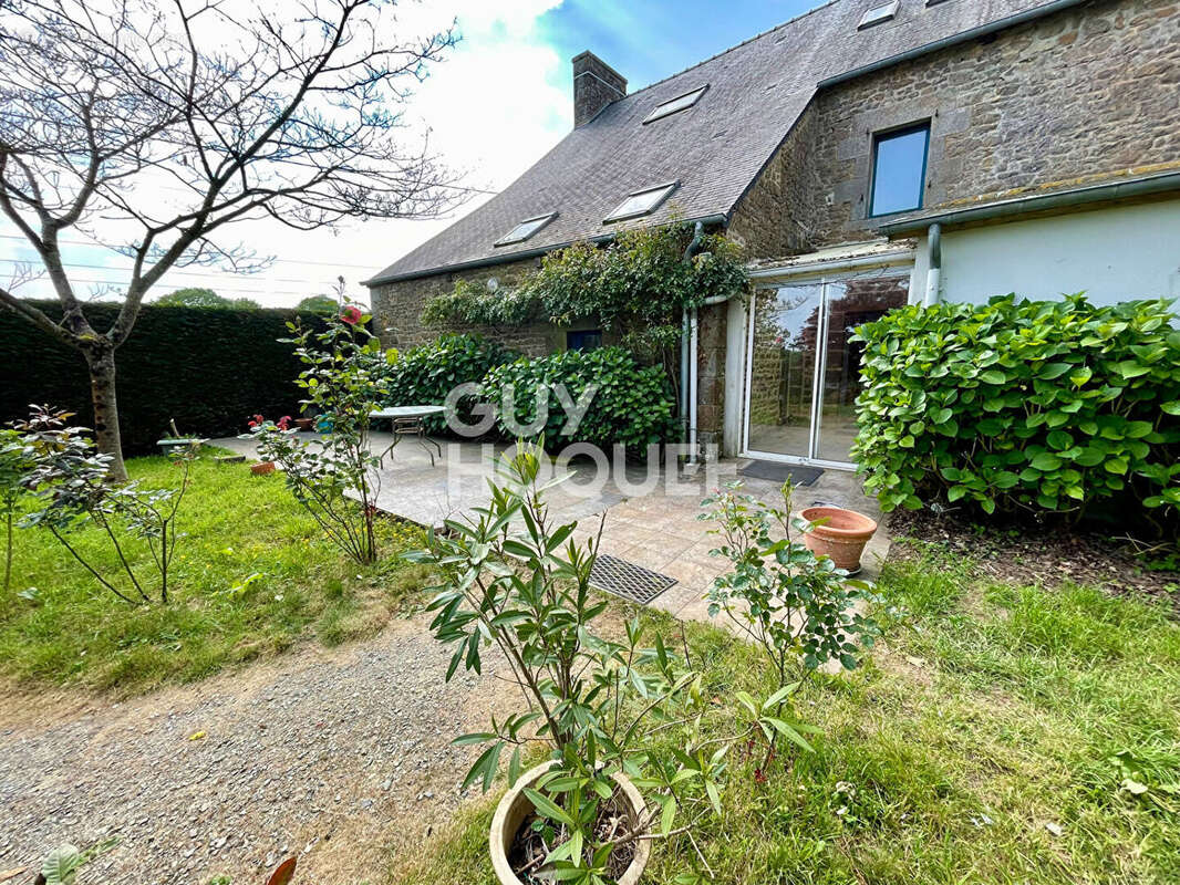Maison à BAGUER-MORVAN