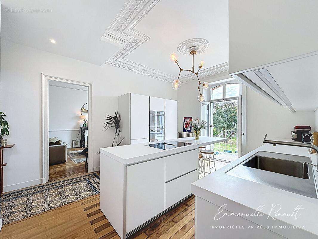 VANNES Albert 1er · Demeure de caractère · 200 m² · Jardin clos plein Sud - photo 2