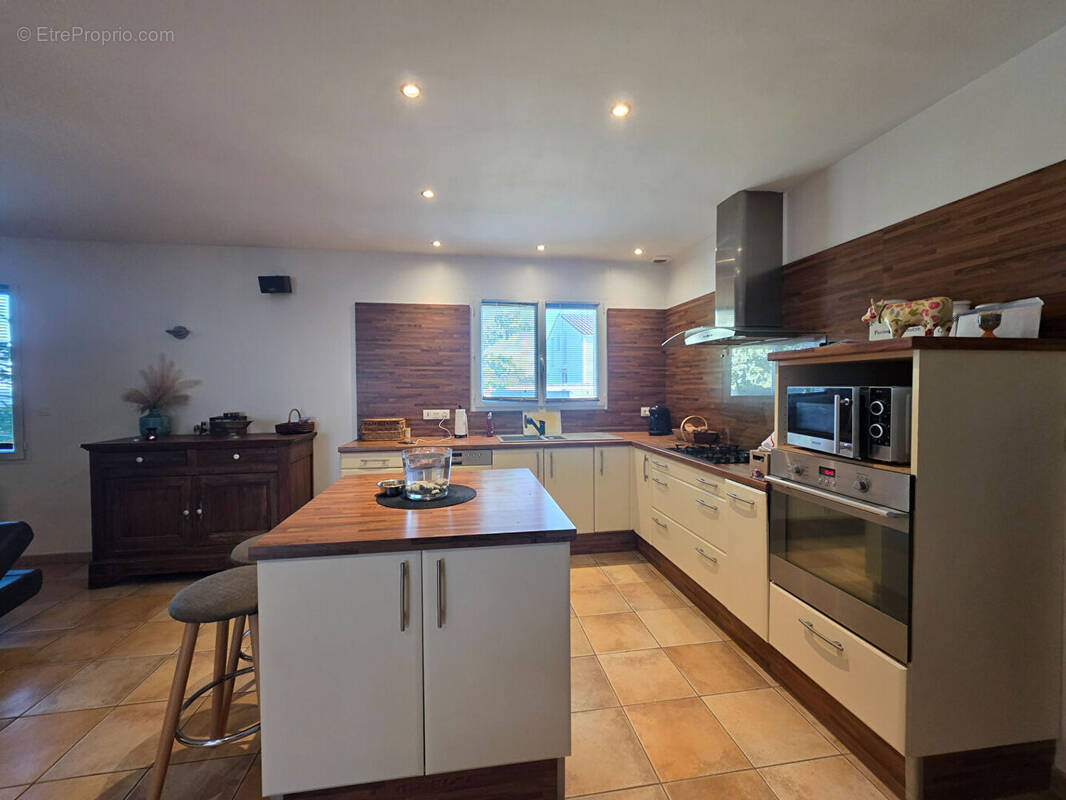 Maison à TONNAY-CHARENTE